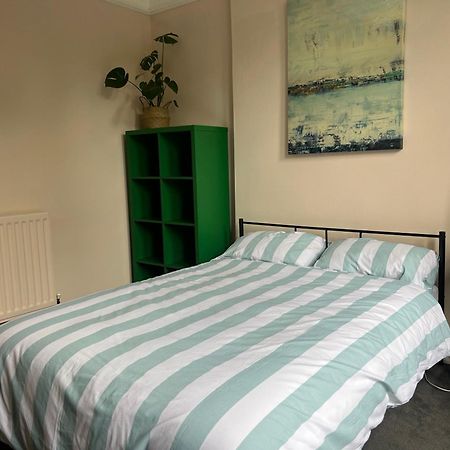 Bohemian Rhapsody Apartment St Leonards-on-Sea ภายนอก รูปภาพ